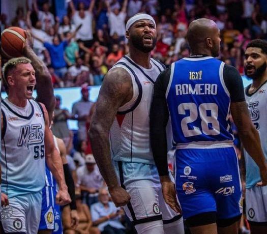 包含NBA豪强对决未来之星助阵激情澎湃的词条